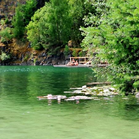 Penzion U Jezera Hotell Konstantinovy Lázně Exteriör bild