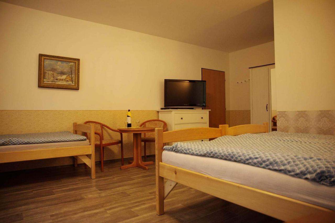 Penzion U Jezera Hotell Konstantinovy Lázně Exteriör bild