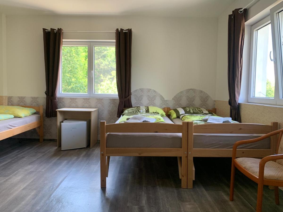 Penzion U Jezera Hotell Konstantinovy Lázně Exteriör bild